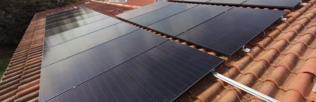 installation en toiture de panneaux photovoltaiques par Cimaj Toulouse